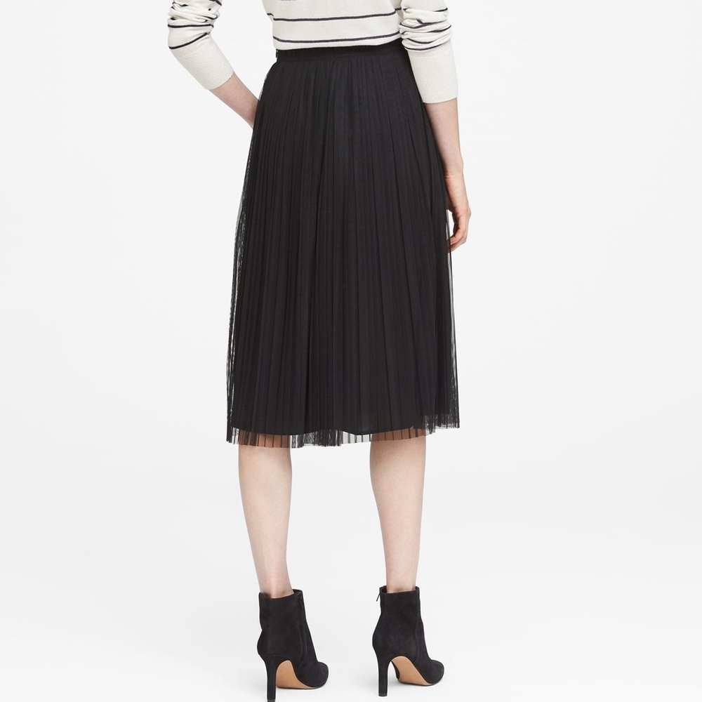 Banana Republic black tulle skirt